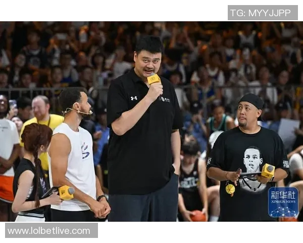 姚明与前任的篮球情缘与人生抉择探讨