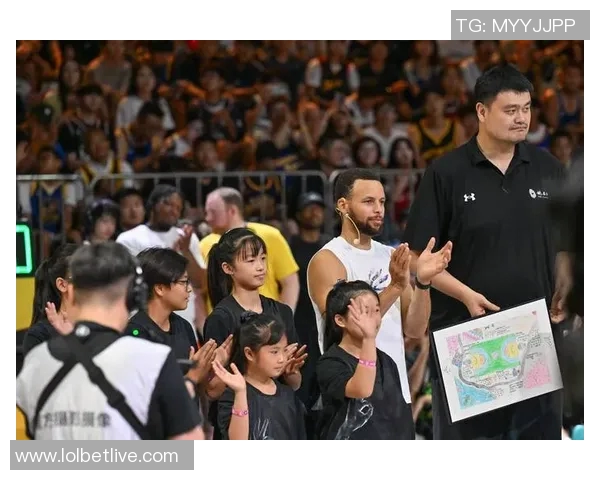 姚明传奇人生回顾从篮球巨星到体育文化使者的成长之路