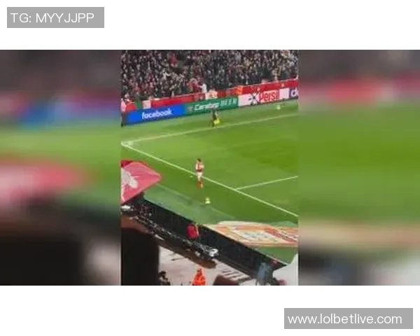 足总杯惊现冷门曼联与阿森纳鏖战至平局绝杀瞬间引发全场沸腾