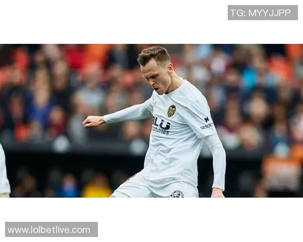 国王杯激战平局里昂与莱比锡0比0乌龙球瞬间引发全场热议 国王杯激战平局里昂与莱比锡0比0乌龙球瞬间引发全场热议