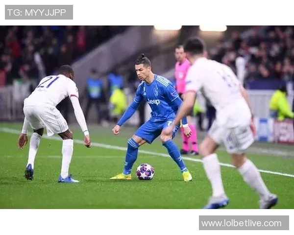 世界杯激战尤文图斯与里昂0比0平局赛后点评引发全场热议 世界杯激战尤文图斯与里昂0比0平局赛后点评引发全场热议