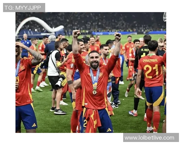 国王杯经典对决巴萨与皇马鏖战平局引发全场热议 国王杯经典对决巴萨与皇马鏖战平局引发全场热议