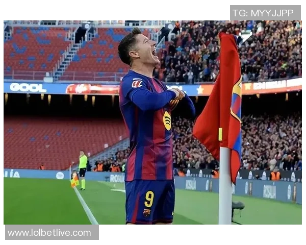 世界杯激战巴萨险胜利物浦点球争议引发全场狂欢