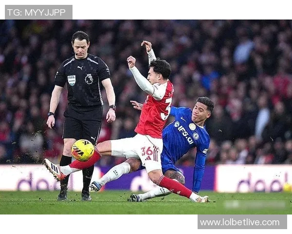 国王杯激战曼联与皇马平局乌龙球引发转会传闻热潮