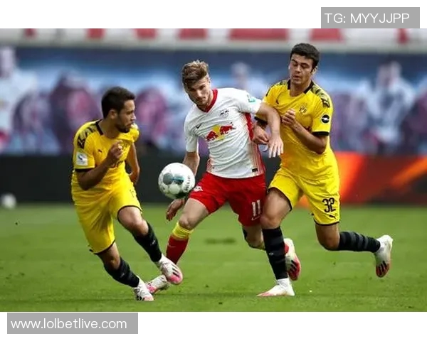 莱比锡狂胜多特蒙德4-0逆转精彩瞬间引爆全场激情集锦 莱比锡狂胜多特蒙德4-0逆转精彩瞬间引爆全场激情集锦